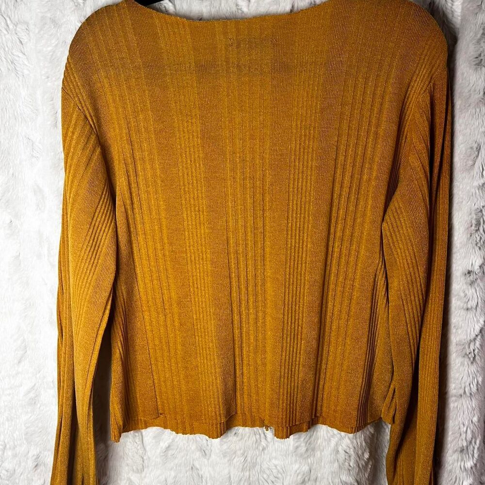 SHEIN SIZE SMALL Mustard Yellow long sleeve V-neck top - Picture 4 of 6